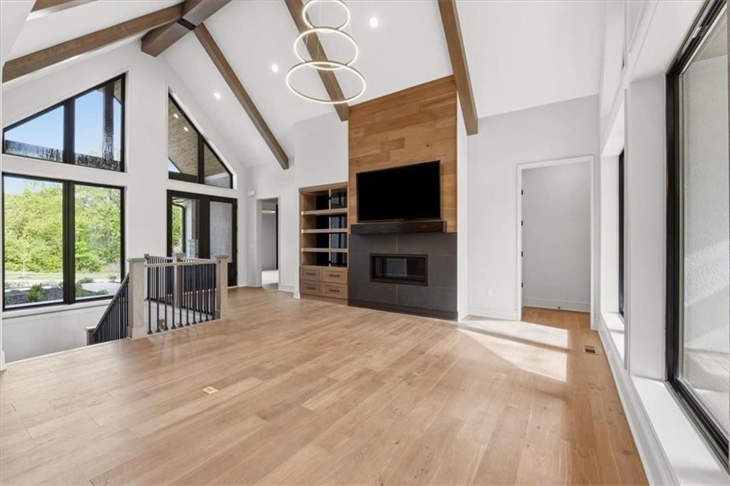 5805 N Revere Avenue — photo 10