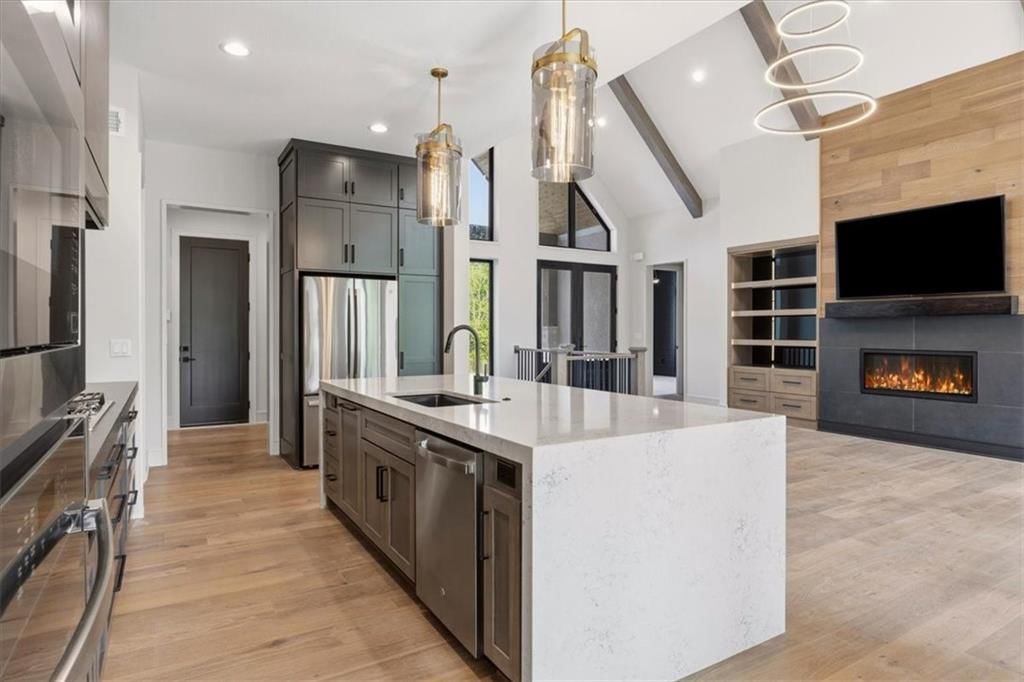 5805 N Revere Avenue — photo 17