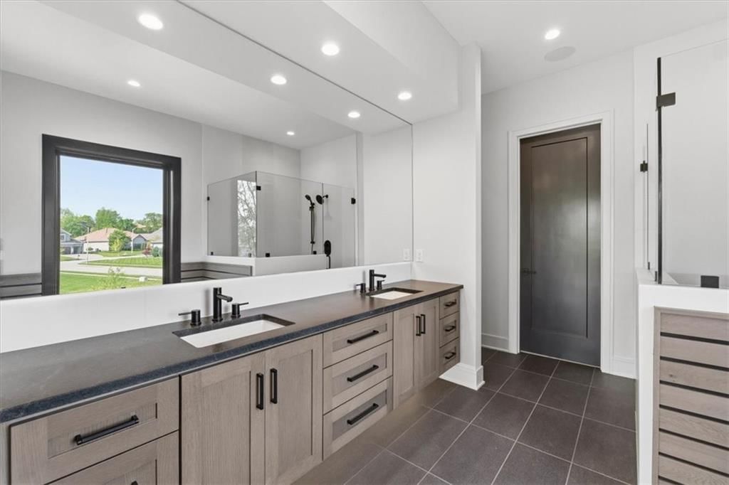 5805 N Revere Avenue — photo 36