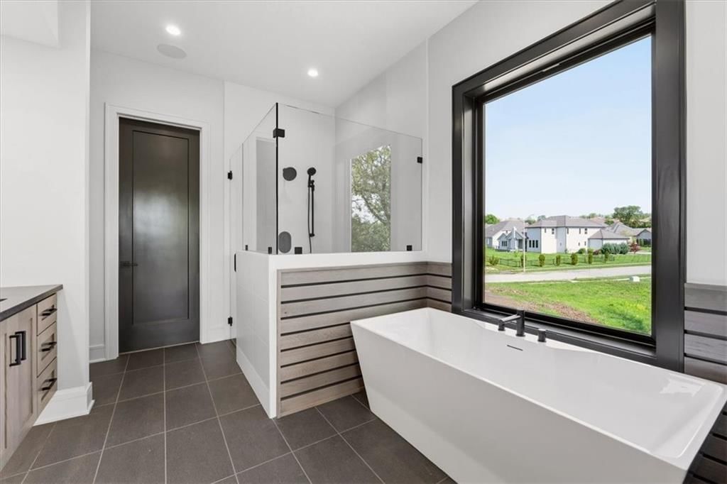 5805 N Revere Avenue — photo 37