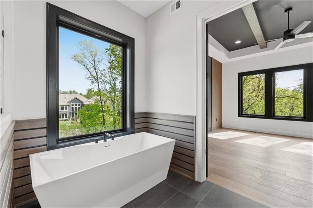 5805 N Revere Avenue — photo 39