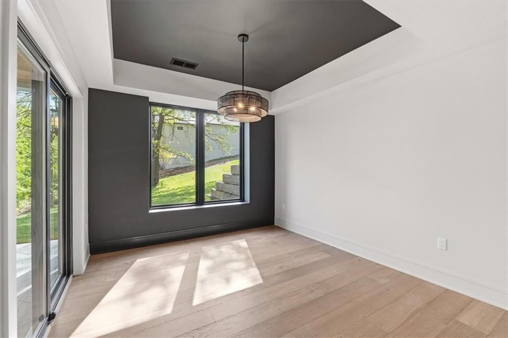 5805 N Revere Avenue — photo 45