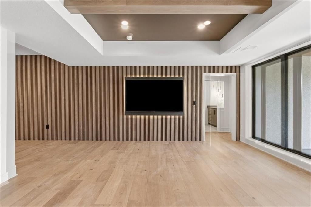 5805 N Revere Avenue — photo 52
