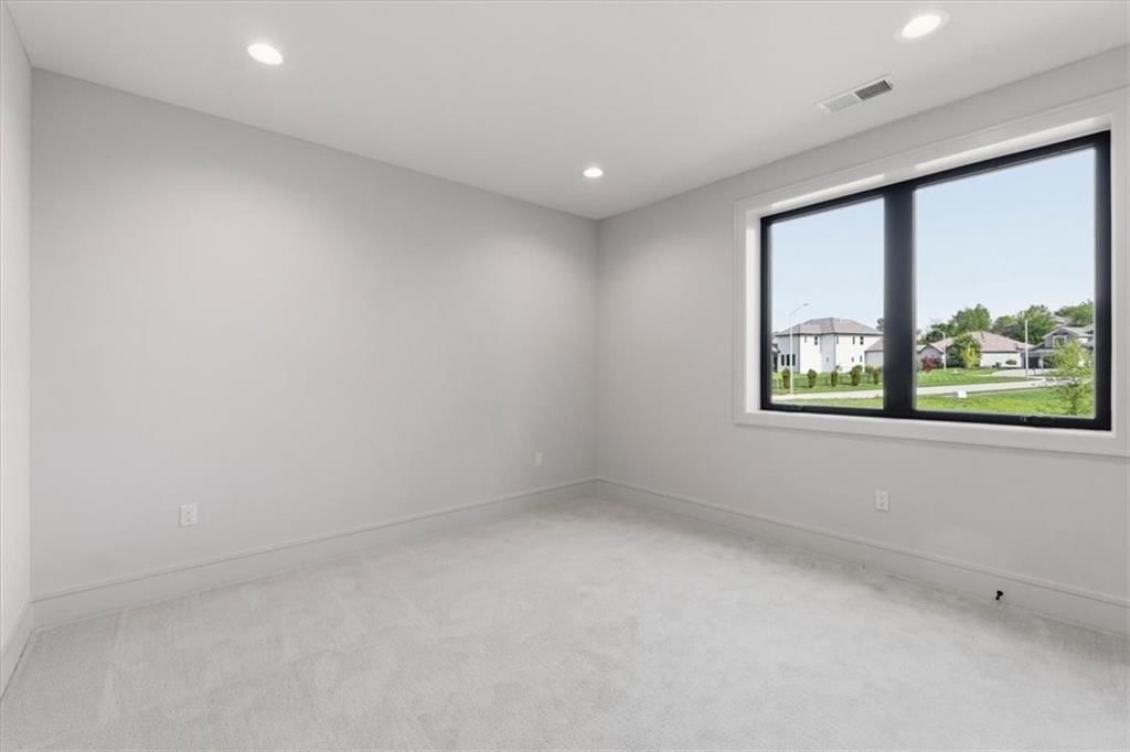5805 N Revere Avenue — photo 56