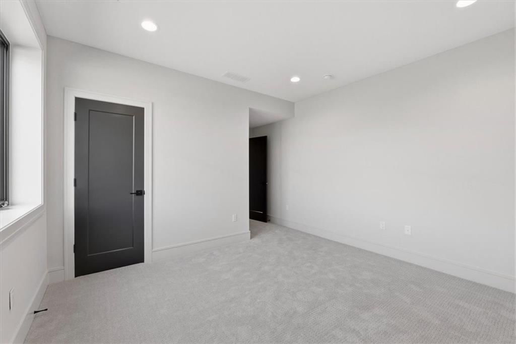 5805 N Revere Avenue — photo 57