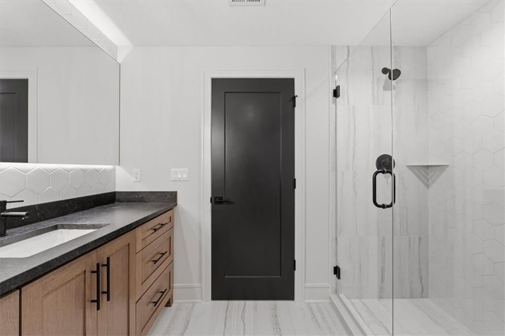 5805 N Revere Avenue — photo 59