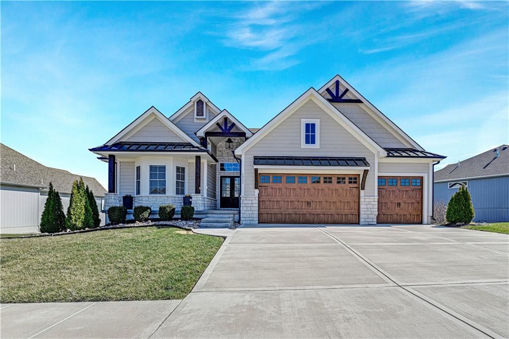 1111 Hillswick Lane, Raymore, MO