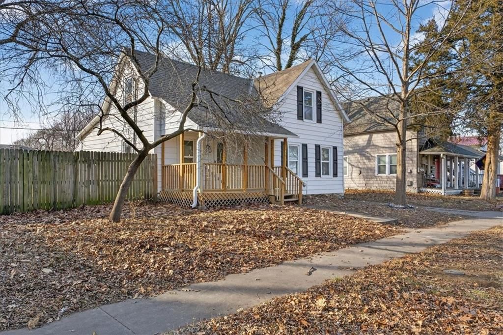 121 N Blake Street — photo 2