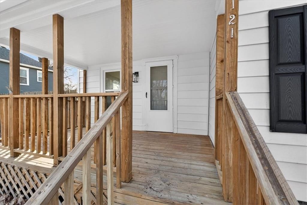 121 N Blake Street — photo 3