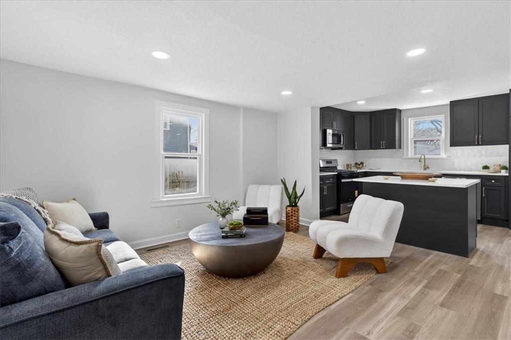 121 N Blake Street — photo 4