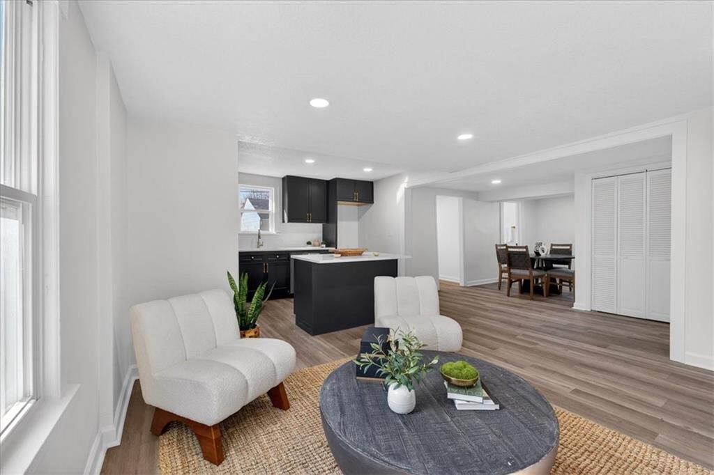 121 N Blake Street — photo 5