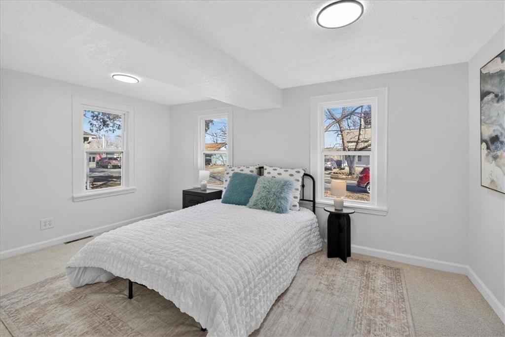 121 N Blake Street — photo 13
