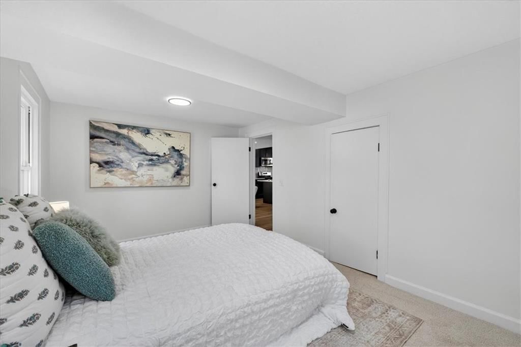121 N Blake Street — photo 14