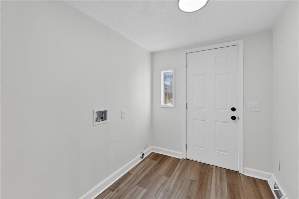 121 N Blake Street — photo 17