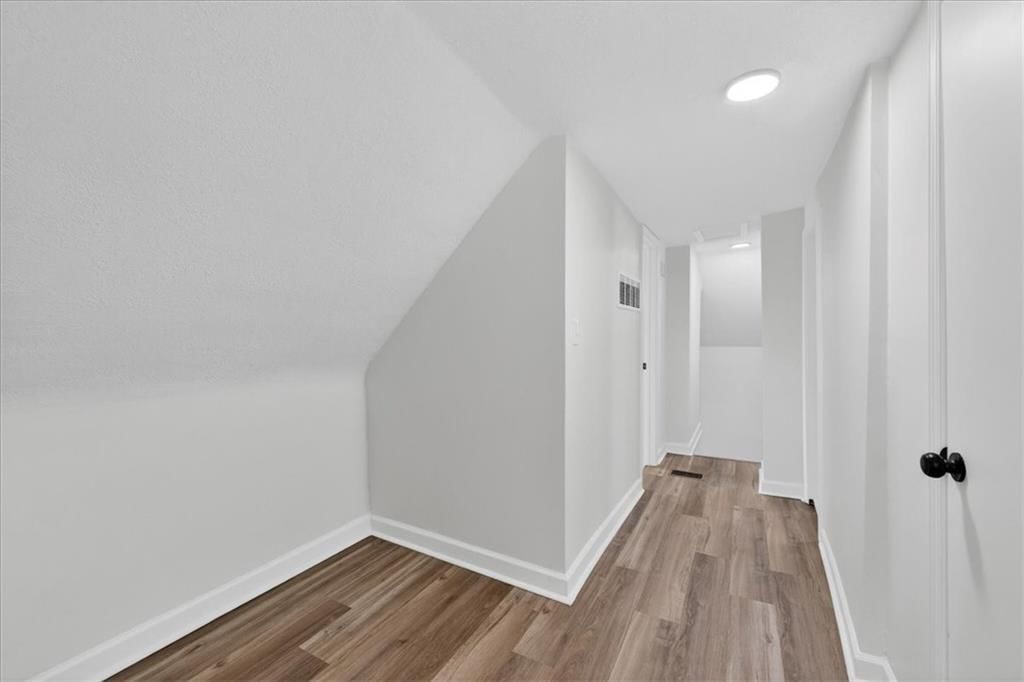 121 N Blake Street — photo 29