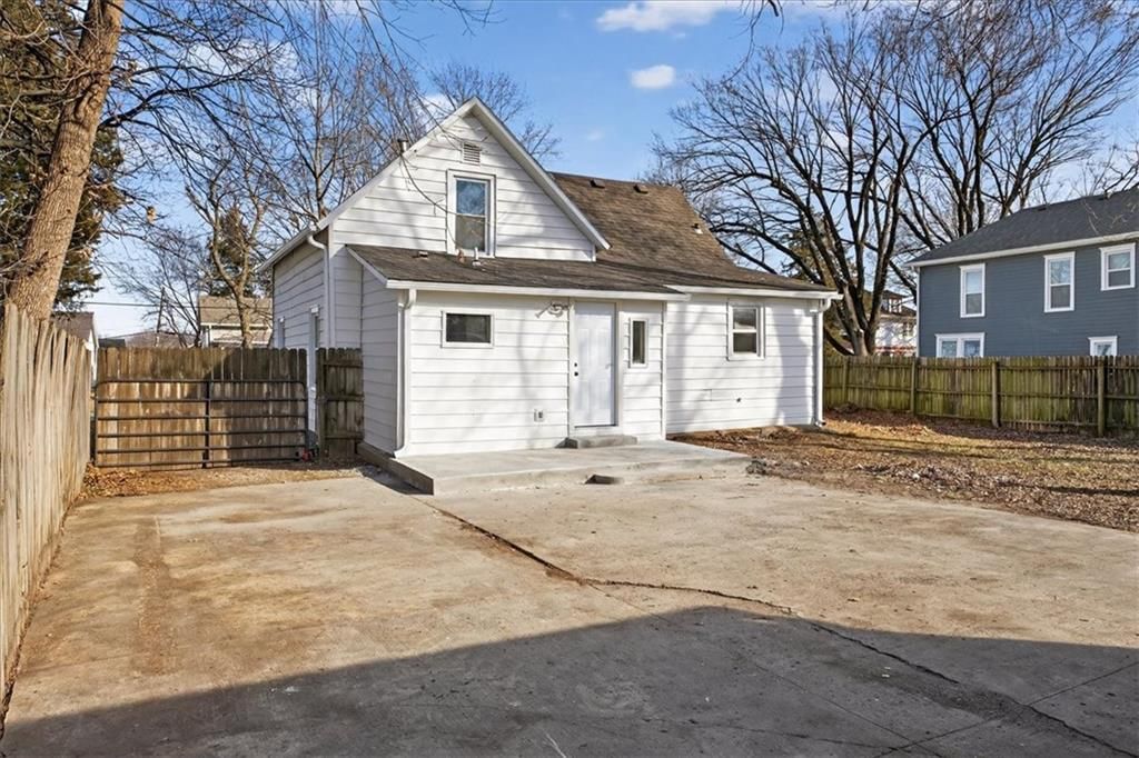 121 N Blake Street — photo 33