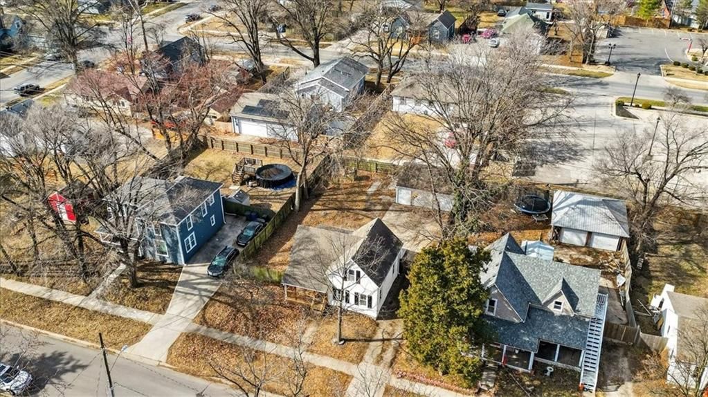 121 N Blake Street — photo 37