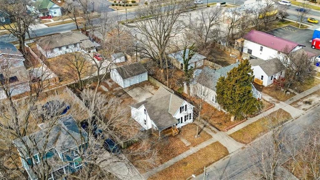 121 N Blake Street — photo 38