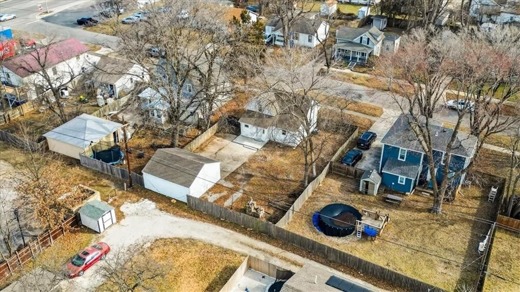 121 N Blake Street — photo 39
