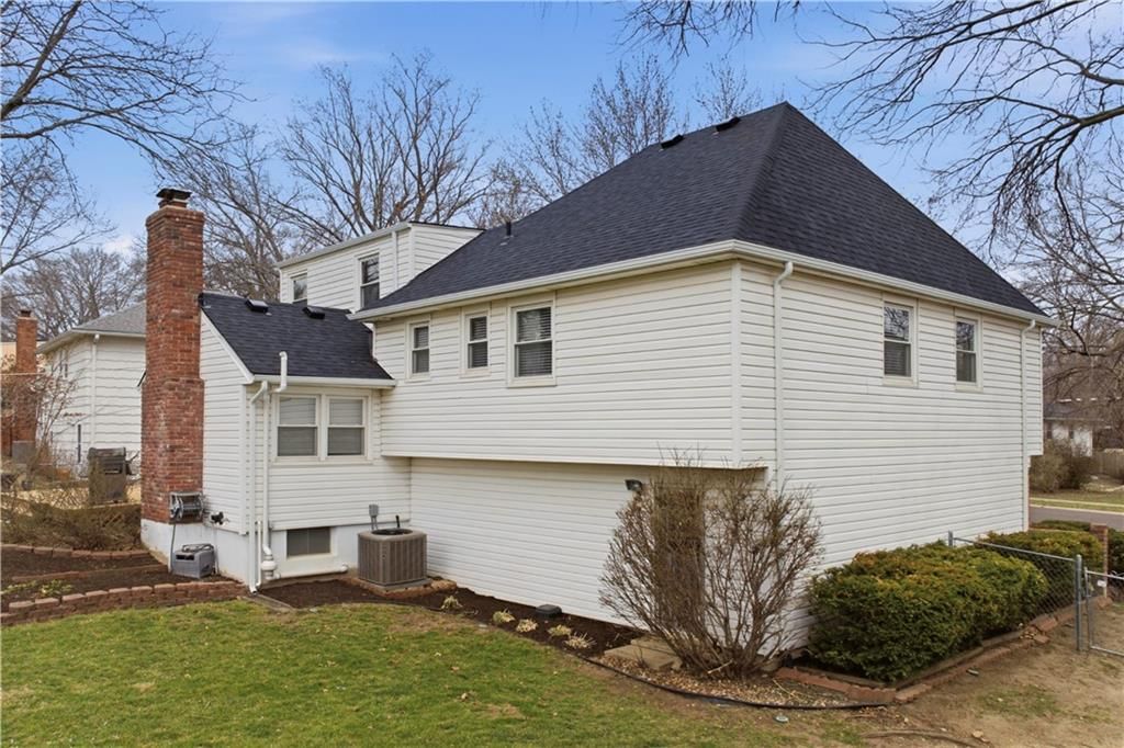 7230 Goodman Street — photo 32