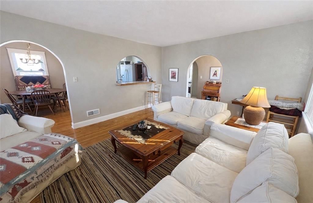 1114 W Liberty Drive — photo 4