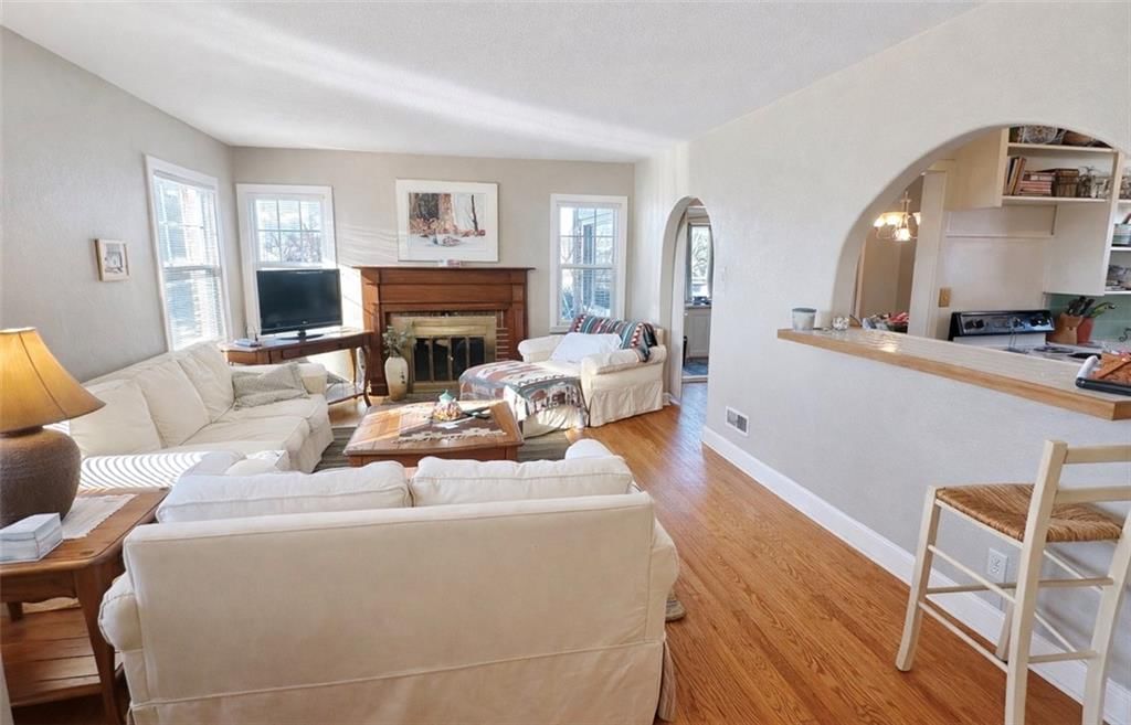 1114 W Liberty Drive — photo 5