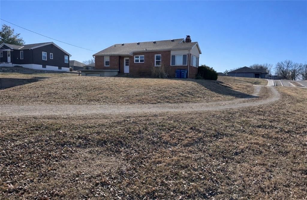1114 W Liberty Drive — photo 13