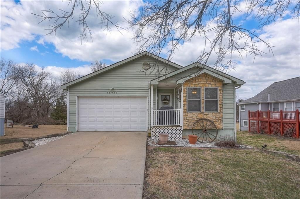 13749 Barber Avenue, Bonner Springs, KS