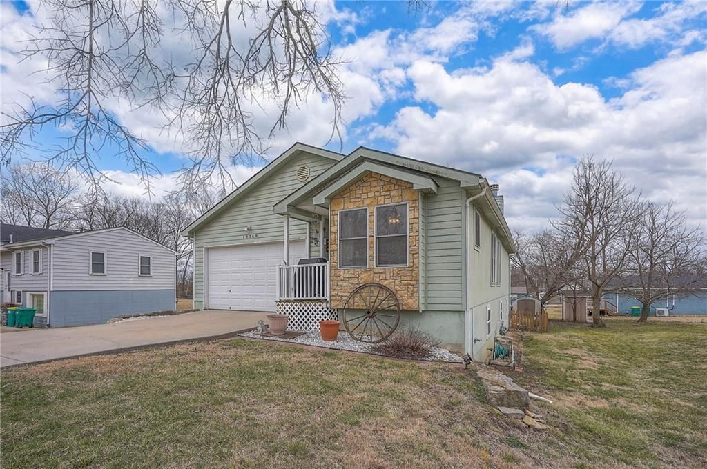 13749 Barber Avenue — photo 3