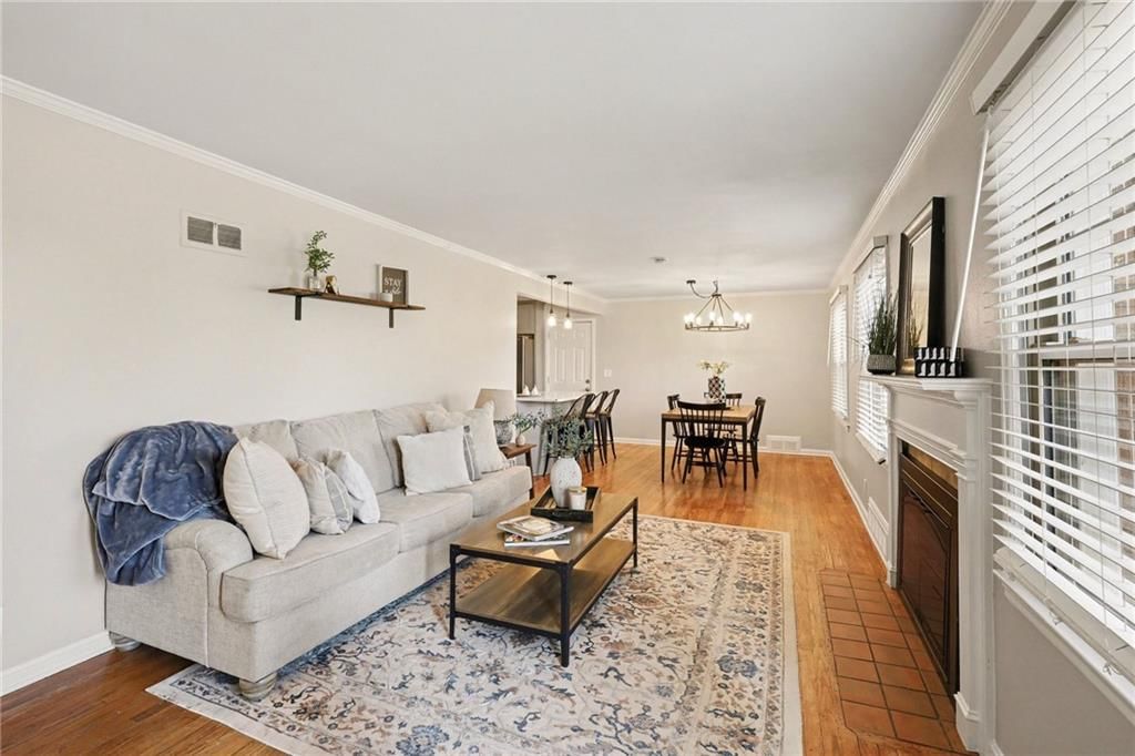 5642 Horton Street — photo 8