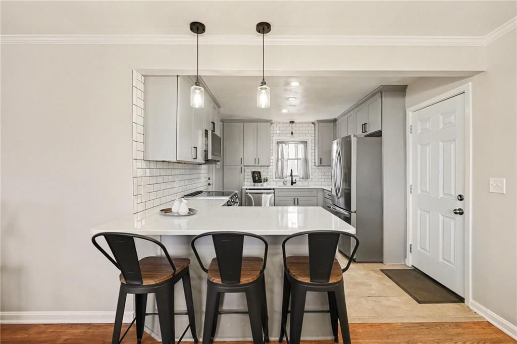 5642 Horton Street — photo 12