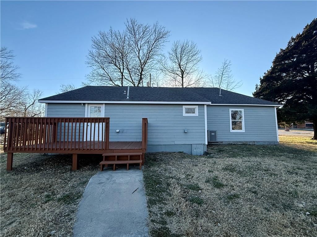 516 Stuckey Street — photo 2