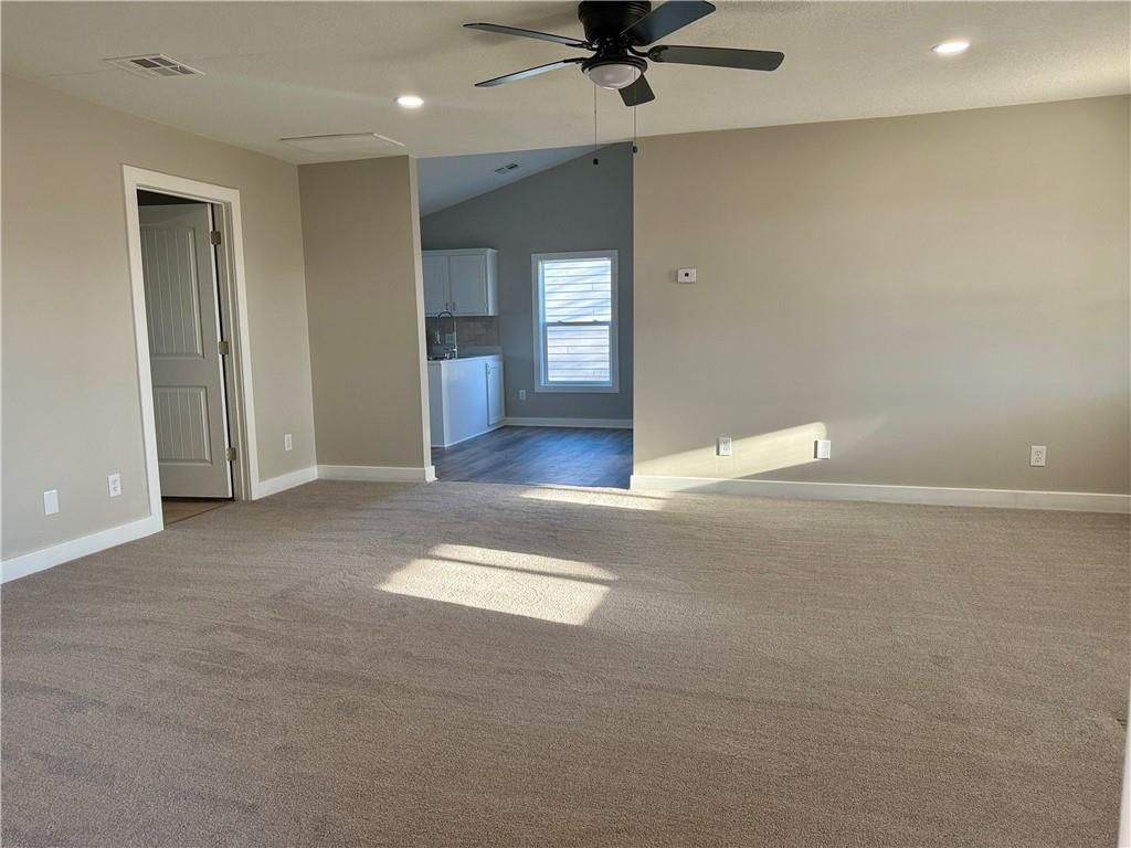 516 Stuckey Street — photo 9