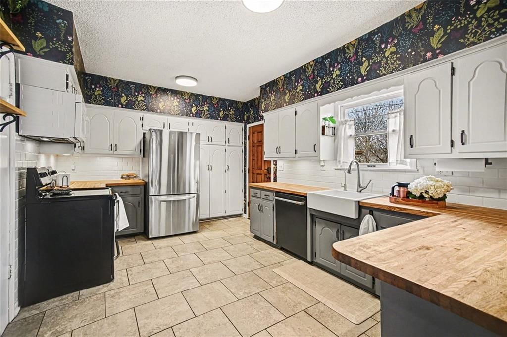404 N GLADSTONE Boulevard — photo 13