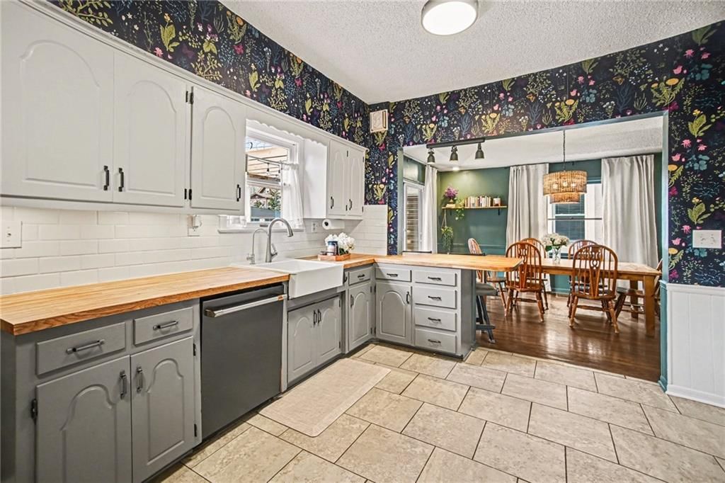 404 N GLADSTONE Boulevard — photo 14