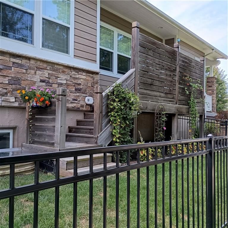 8915 NE 80th Terrace — photo 26