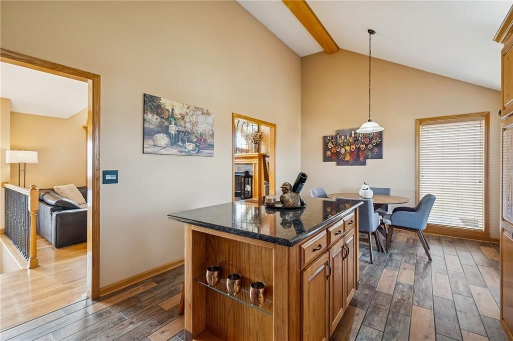 11200 Nogard Avenue — photo 10