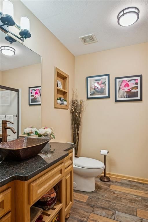 11200 Nogard Avenue — photo 11