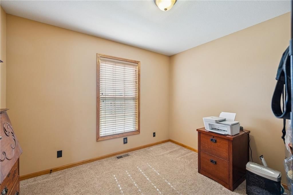 11200 Nogard Avenue — photo 19