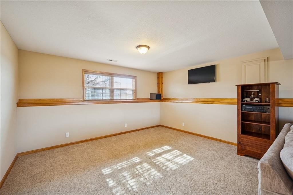 11200 Nogard Avenue — photo 22