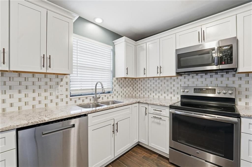 10132 Locust Street — photo 15