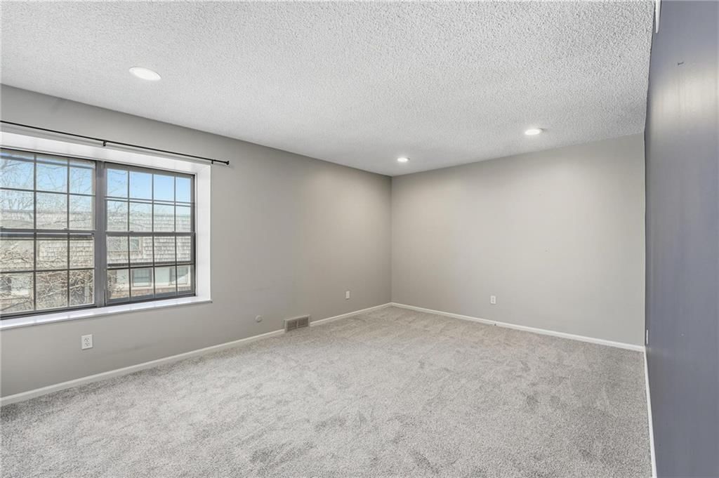 10132 Locust Street — photo 28