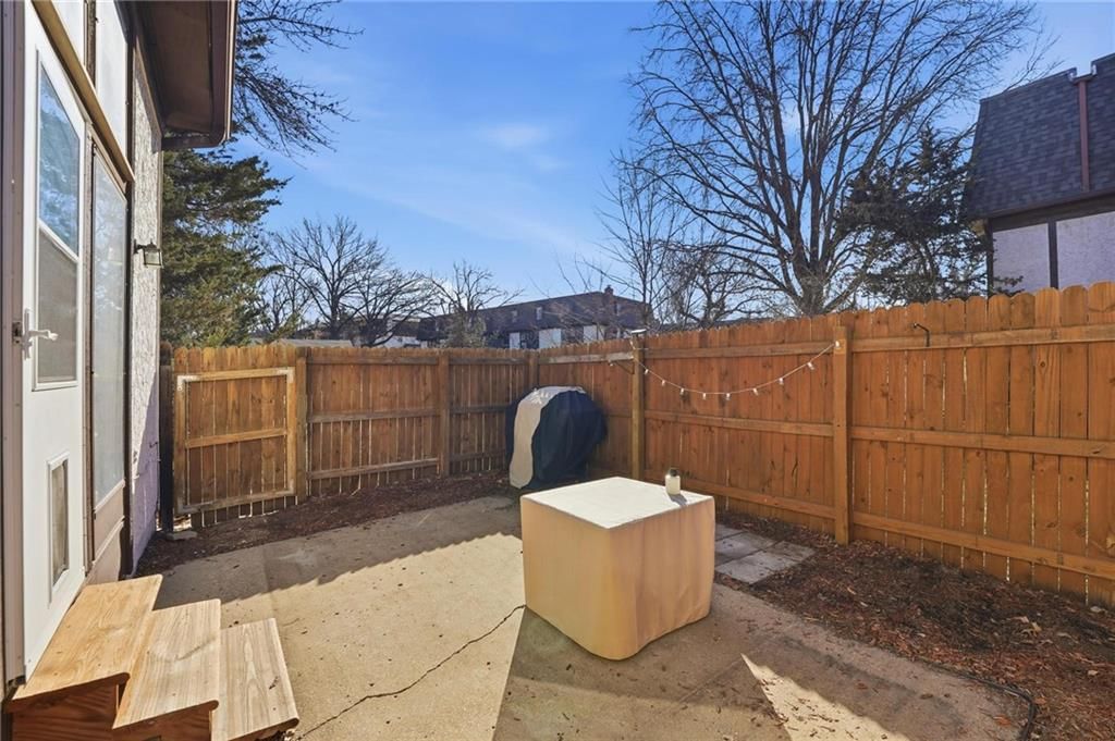 10132 Locust Street — photo 38