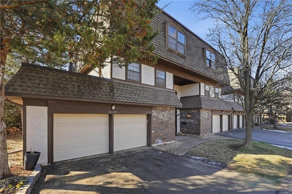 10132 Locust Street — photo 42