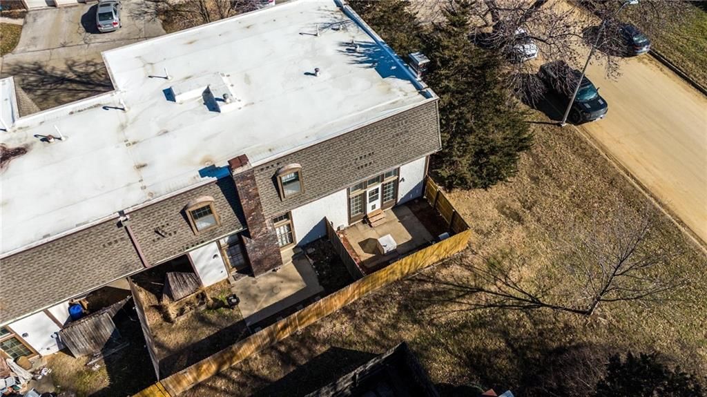 10132 Locust Street — photo 50