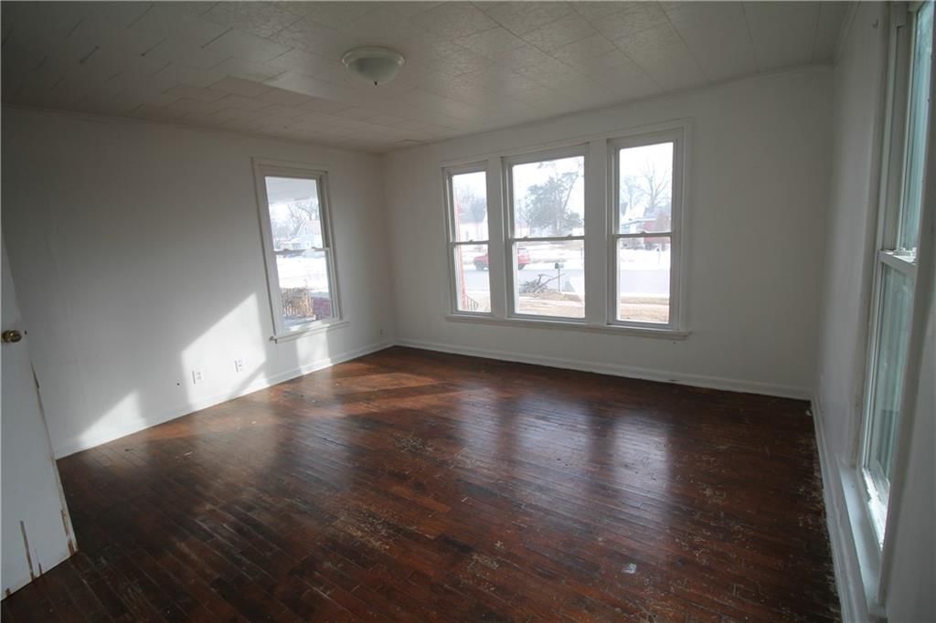 910 W 9th Street — photo 11