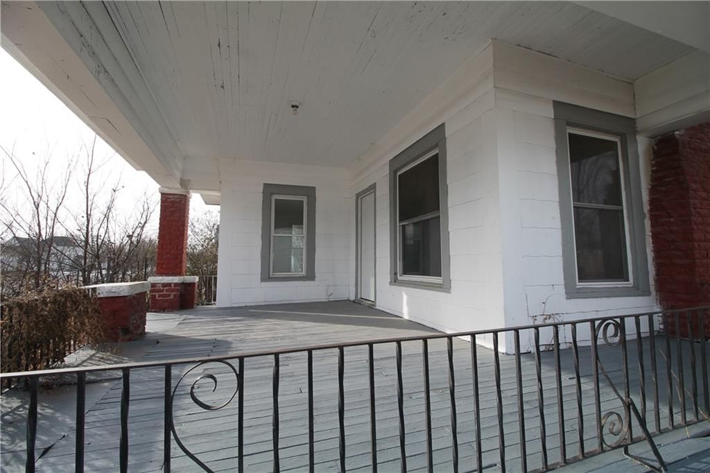 910 W 9th Street — photo 15