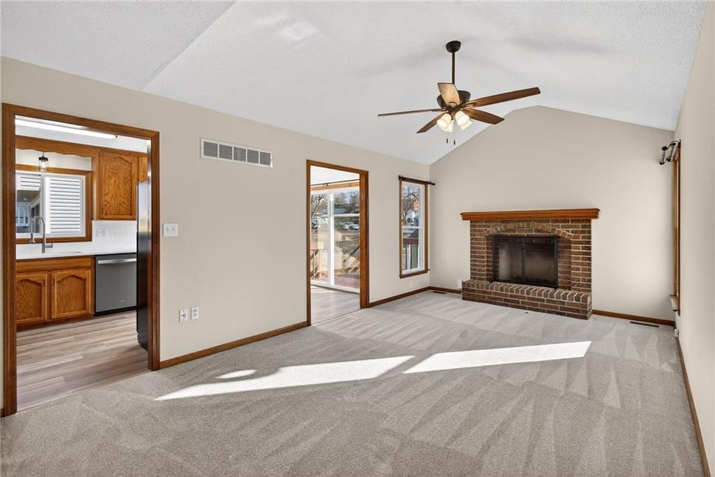 205 Dawn Avenue — photo 2