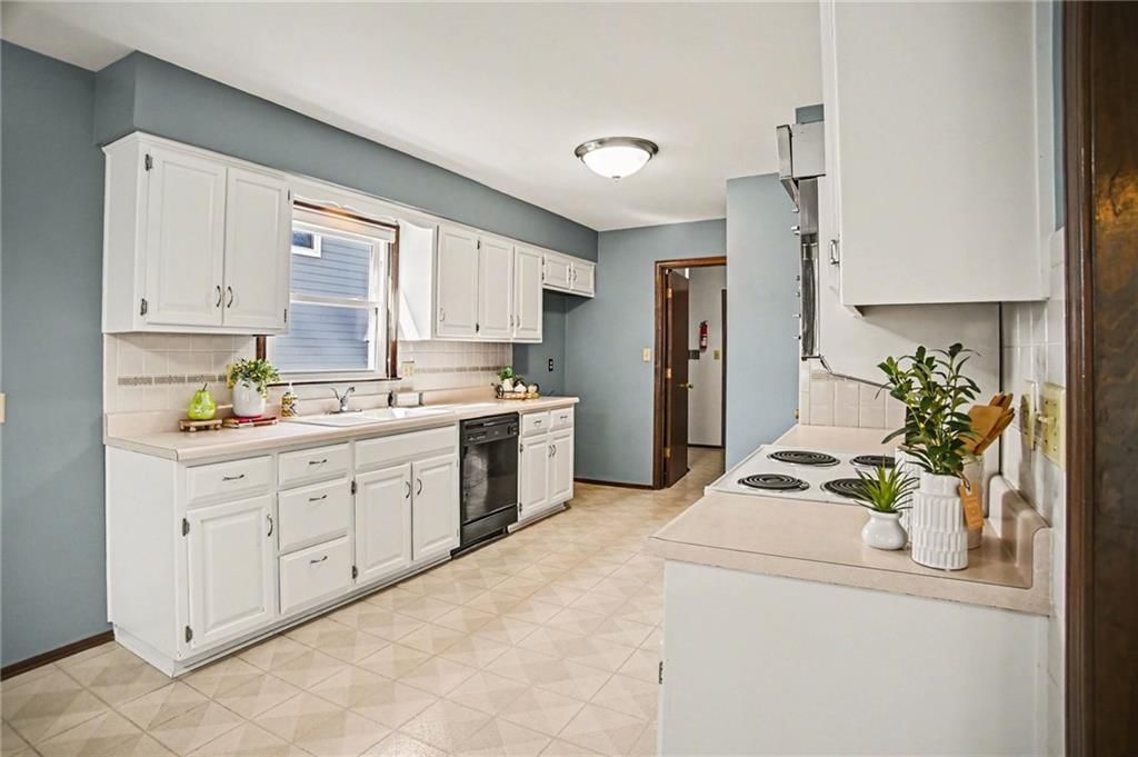 8914 Country Hill Court — photo 8