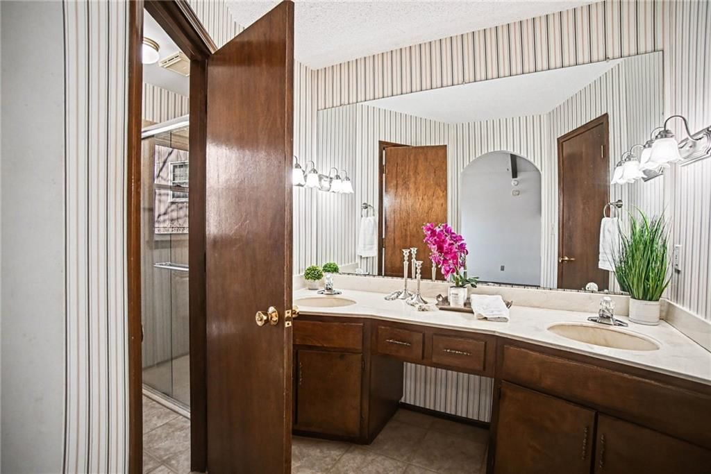 8914 Country Hill Court — photo 15